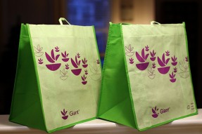 Photo of reusable shopping bags.