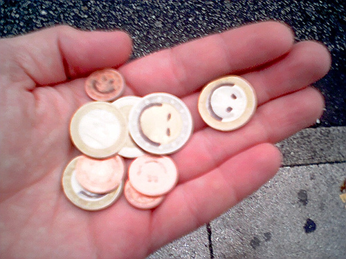 Money buys happiness.
